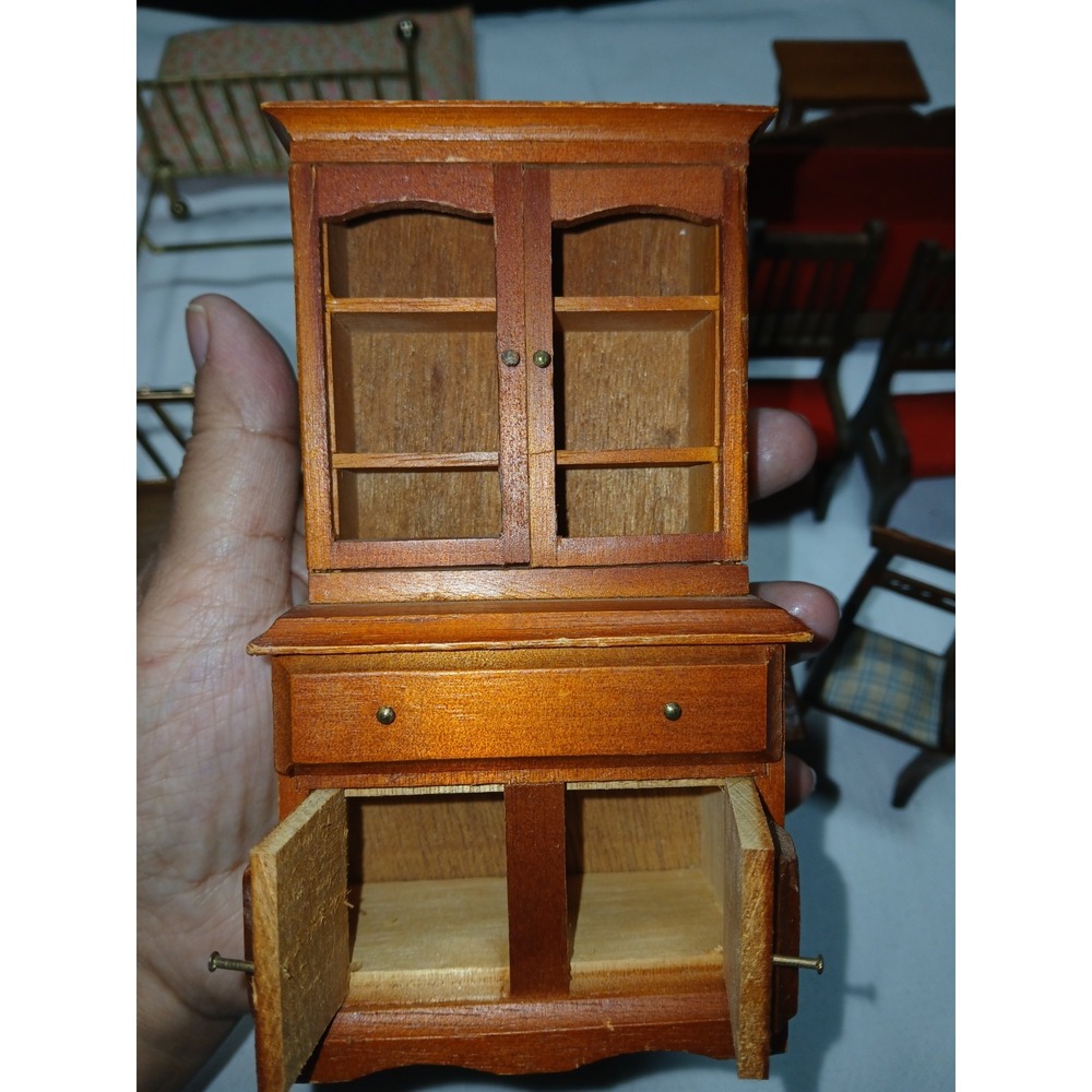 Vtg Miniature Dollhouse Wooden Wingback Living Room Set Sofa & 2 Chairs /Bed Lot - Picture 16 of 16